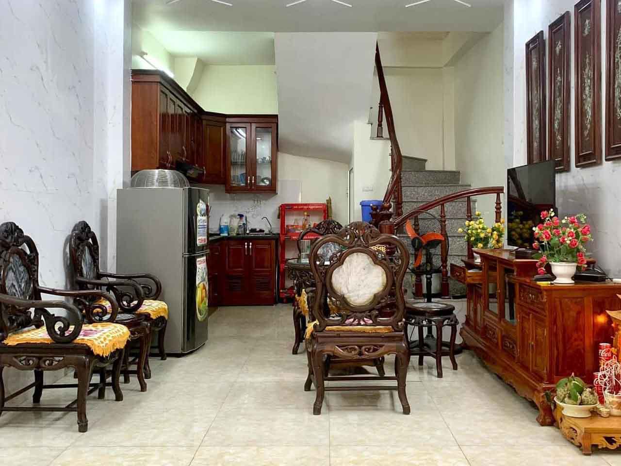 ban-can-nha-so-3-ngo-370-nguyen-van-cu-long-bien-1