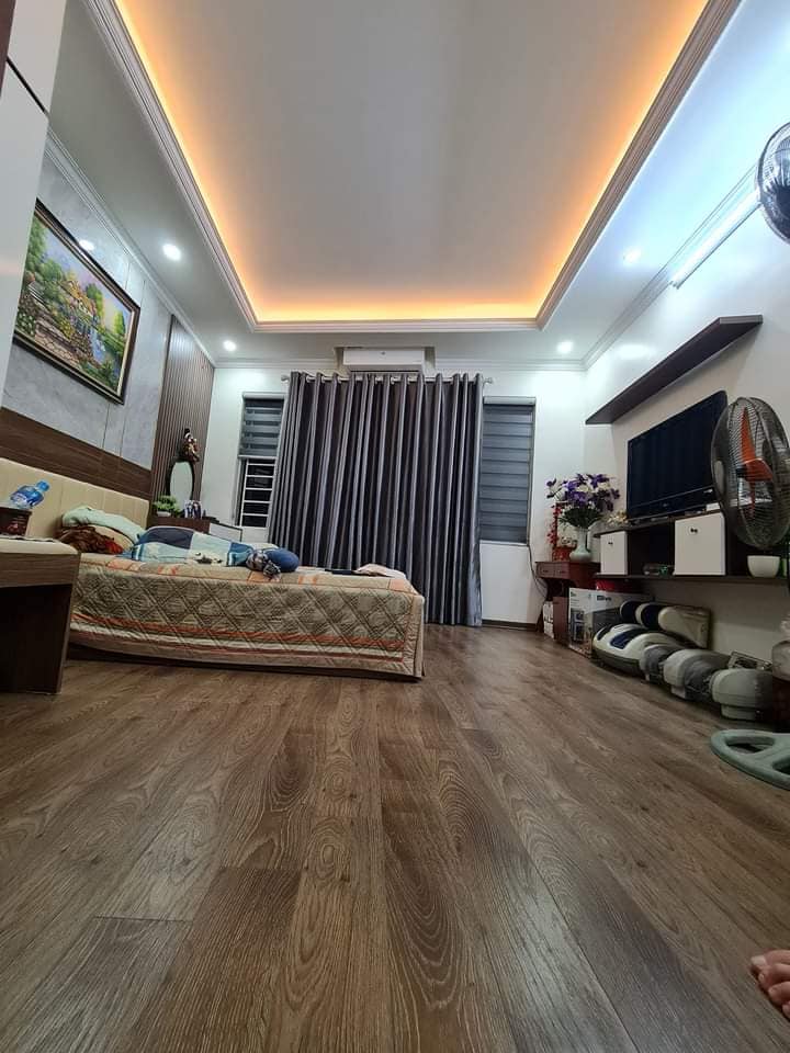 Cần Tiền Bán Gấp Nhà Bát Khối, Phường Thạch Bàn, Long Biên 5T, 33m2 chỉ 2,63 tỷ.