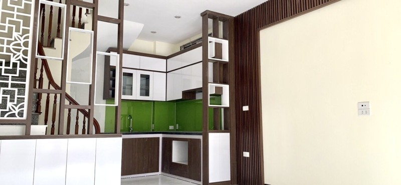 Bán nhà Đặng Tiến Đông 33m2 4 tầng, oto đô tận cửa, gần hồ Hoàng Cầu, tiện ích ngập tràn, 4.7 tỷ.