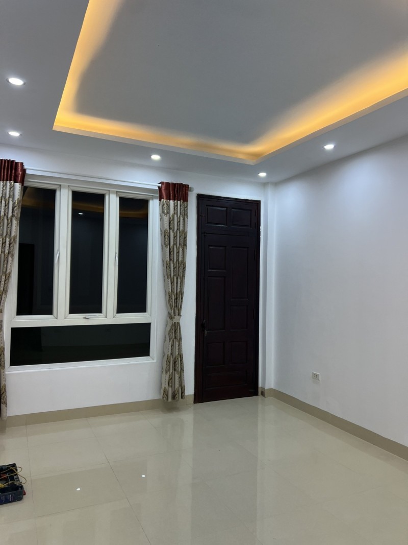 Bán nhà lô góc Chùa Bộc 45m2 4 tầng, phân lô, 2 thoáng, nhỉnh 5 tỷ.