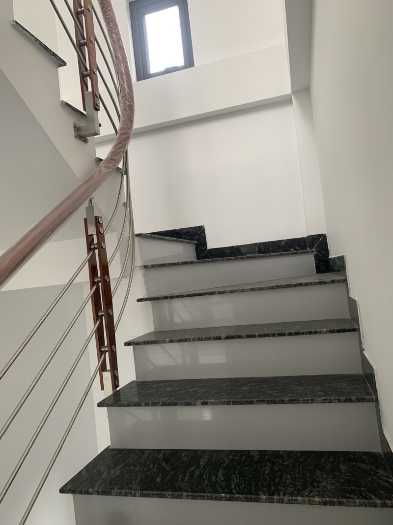 Bán nhà Hào Nam 48m2 x 4 tầng, 2 thoáng, 3 gác tránh xe máy, chỉ 5.5 tỷ.