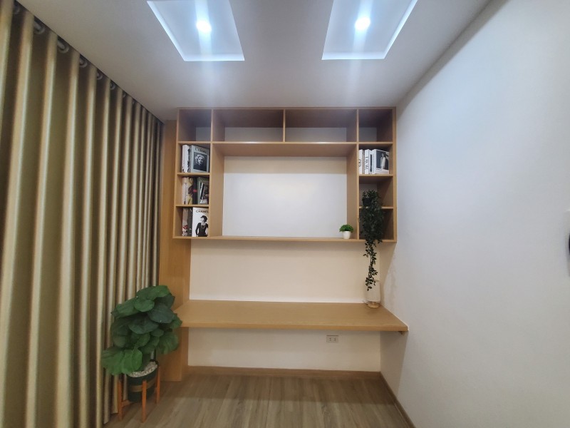 Bán nhà lô góc Hào Nam 45m2 4 tầng, 2 thoáng, gần oto, ngõ rộng thoáng, 6 tỷ.