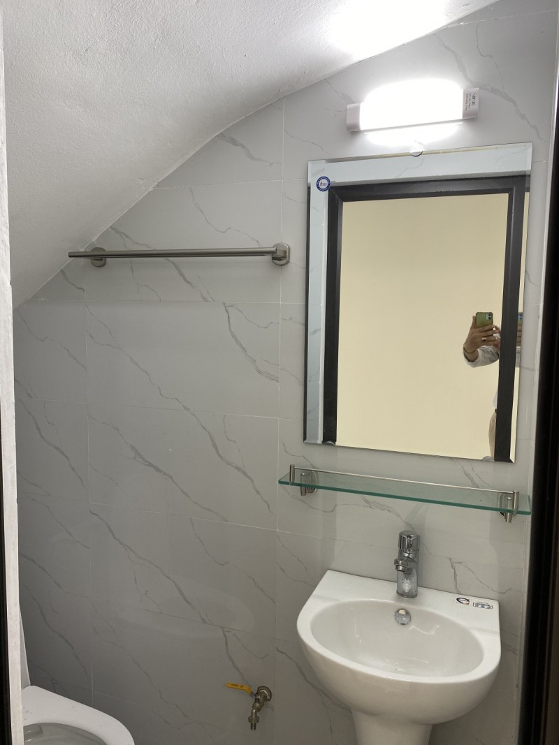 Bán nhà đẹp ở luôn Linh Quang 40m2 5 tầng, ngõ thông, cách hồ vài bước chân, 5.5 tỷ.