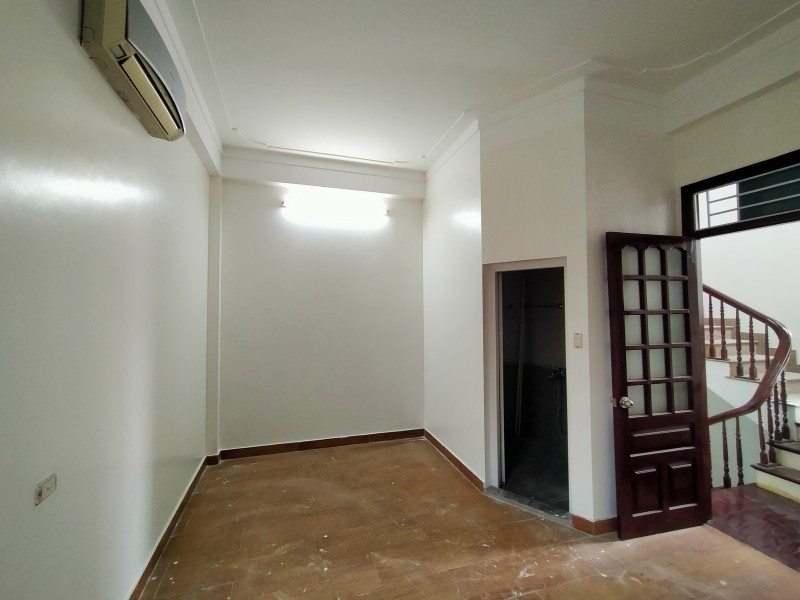 Bán nhà Cát Linh 50m2 x 4 tầng, ngõ nông gần phố, không quy hoạch, 4.5 tỷ.