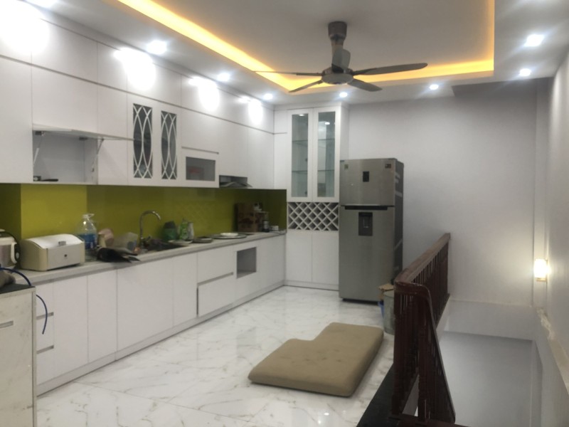 Nhỉnh 5 tỷ sở hữu nhà view gò Đống Đa 45m2 x 5 tầng, tiện ích ngập tràn.