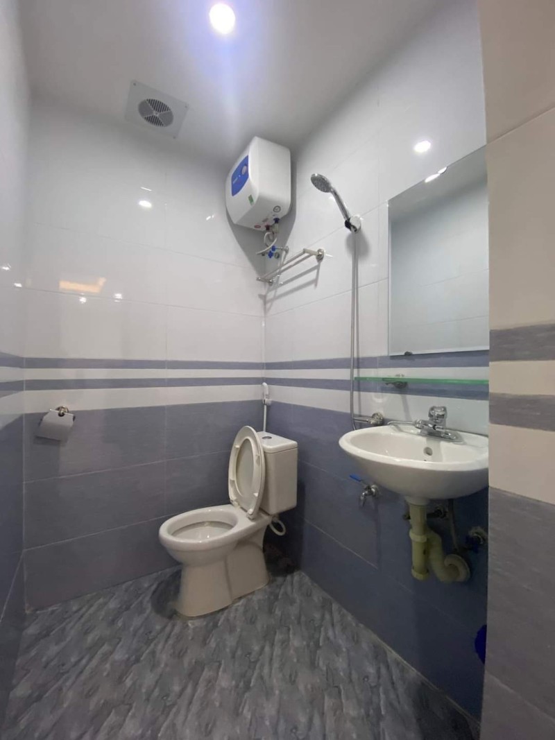 Bán nhà lô góc Đặng Văn Ngữ 51m2 4 tầng, mt 4m, 3 thoáng, thông tứ tung, 5 tỷ.