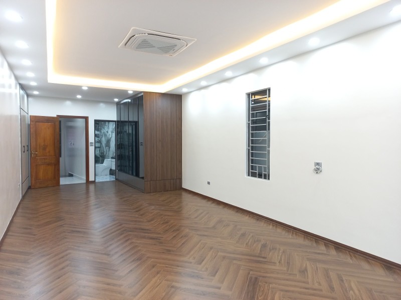 Bán nhà Tây Sơn 40m2 5 tầng, ngõ 3 gác đua, full nội thất, 4,7 tỷ.