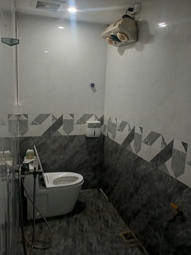 Bán nhà Tôn Đức Thắng 40m2 4 tầng, mt 4m, 2 thoáng, 3 gác đỗ cửa, 4.1 tỷ.