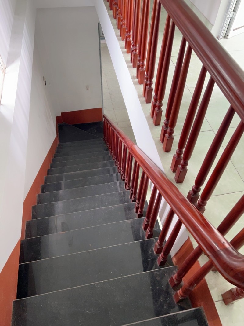 Sở hữu nhà lô góc Cát Linh 40m2 x 4 tầng, gần phố, ngõ nông, 3 bước ra ga Cát Linh chỉ 5 tỷ.