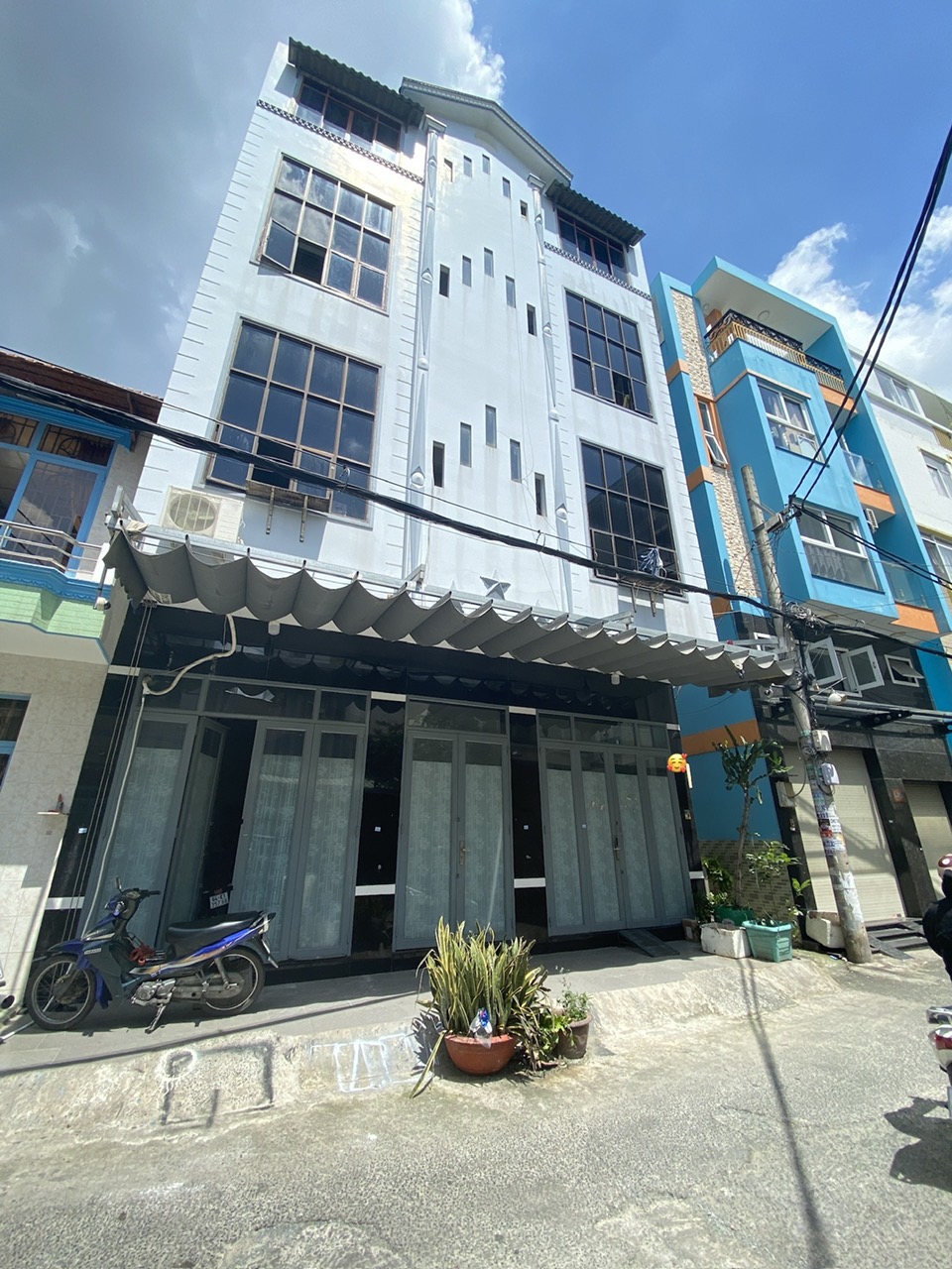 Bán nhà HẺM XE HƠI 10M THÔNG Đường Trịnh Đình Trọng, Quận Tân Phú, 42m2(5.2x8.3), 4 Tầng.