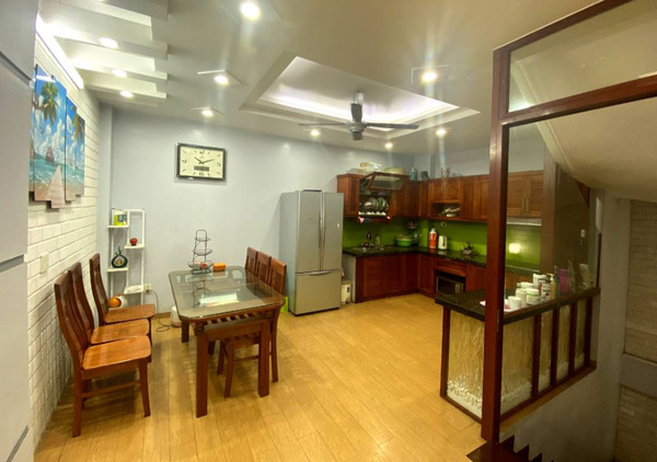 ban-nha-ngo-720-nguyen-van-cu-5