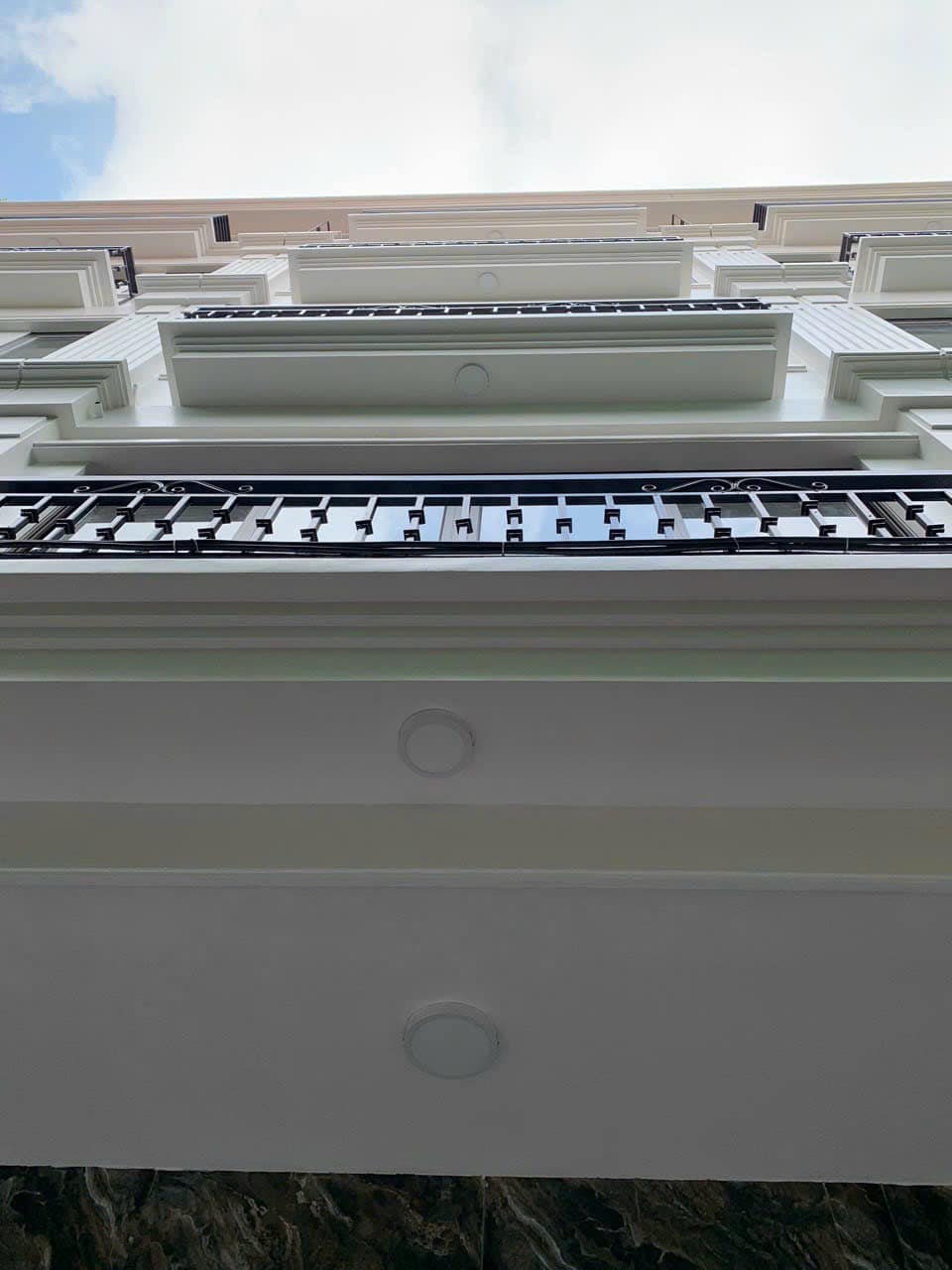 CCMN Trần Bình dòng tiền 7%/năm, 7 tầng có thang máy ô tô đỗ cửa giá 11,5 tỷ..