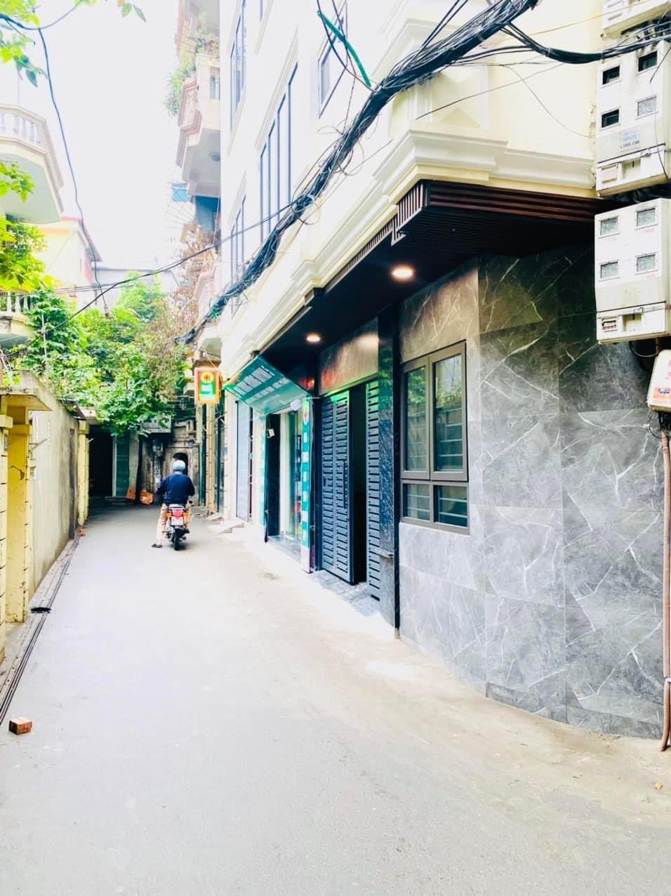 BÁN NHÀ NGÕ LỚN PHỐ CẦU GIẤY, 100M 5 TẦNG, 17 PHÒNG CHO THUÊ HƠN 600TR/NĂM, CHỈ HƠN 13 TỶ.