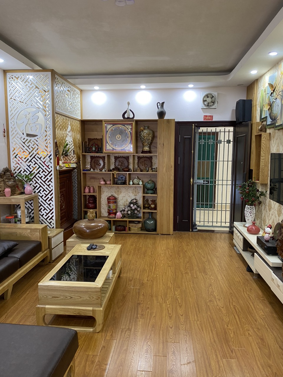 Chính chủ cho thuê căn hộ chung cư Vườn Xuân 71 Nguyễn Chí Thanh, Đống Đa DT100m2.