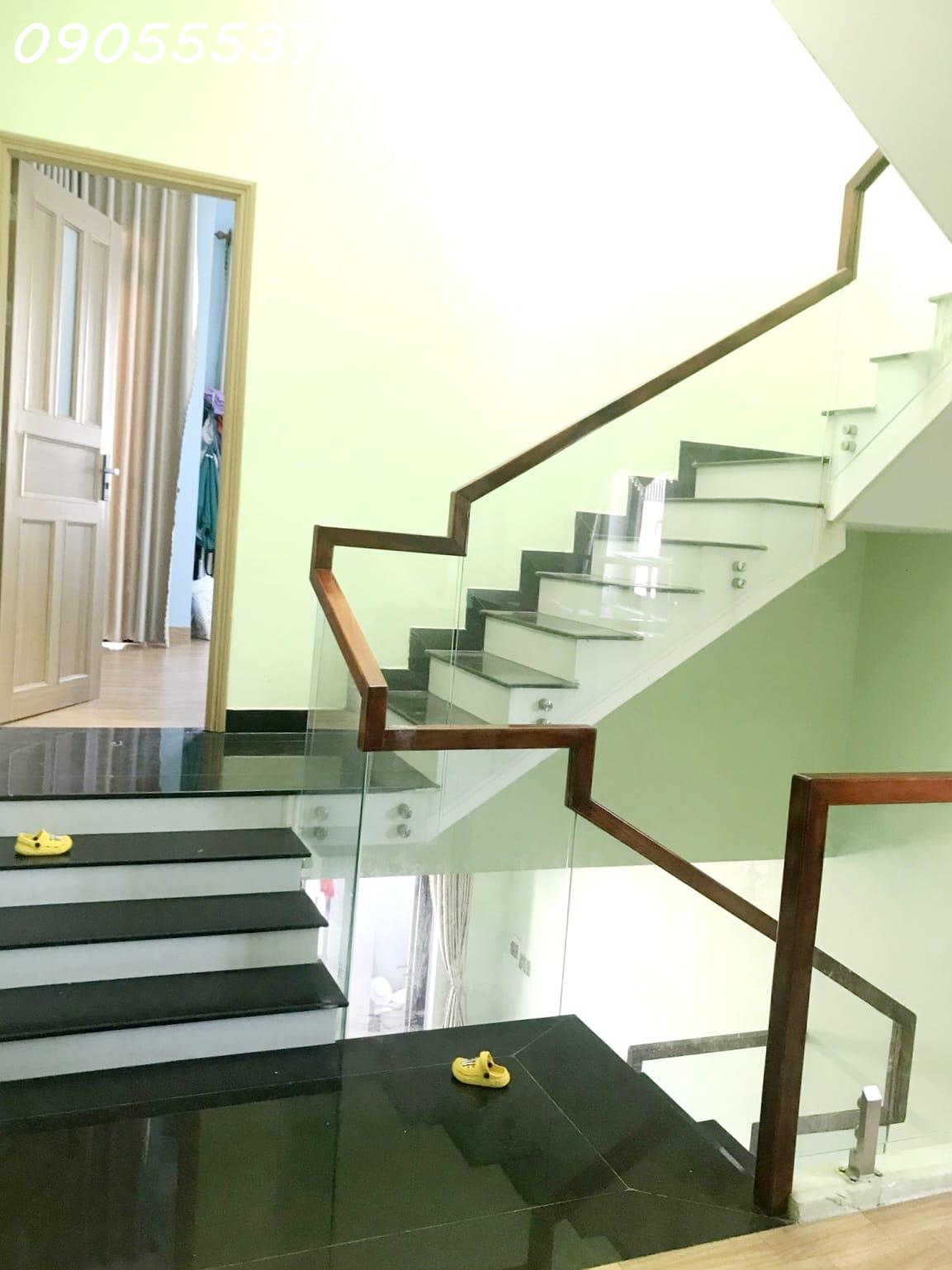 NHÀ 3 TẦNG 68m2 - VÀI BƯỚC RA MẶT TIỀN ĐƯỜNG CÁCH MẠNG THÁNG 8, CẨM LỆ, ĐN, GIÁ 2,xx TỶ(x bé xíu).