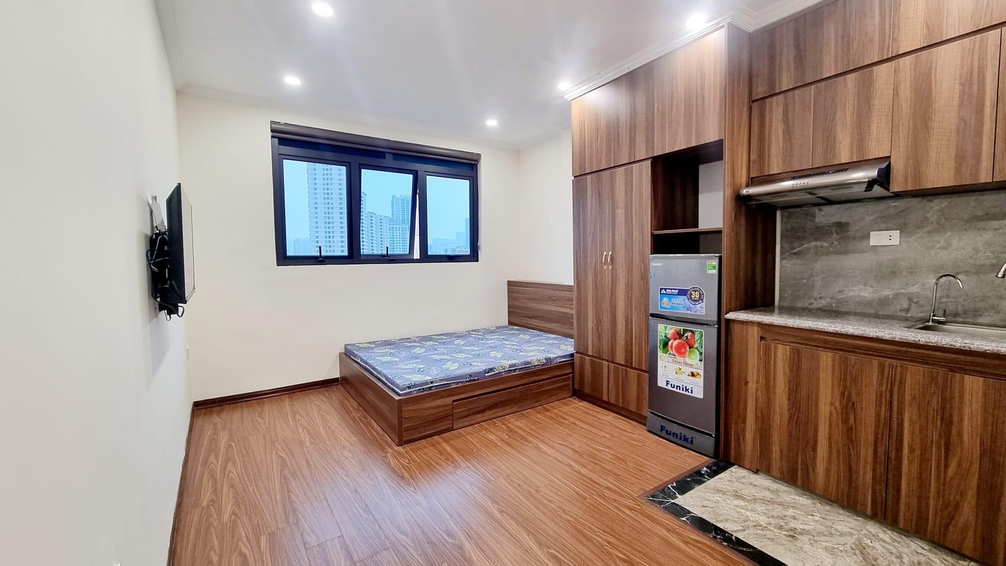 Chỉ 20,x tỷ có CCMN Phùng Chí Kiên 100m2, 8 Tầng Thang Máy, doanh thu 180tr/tháng.