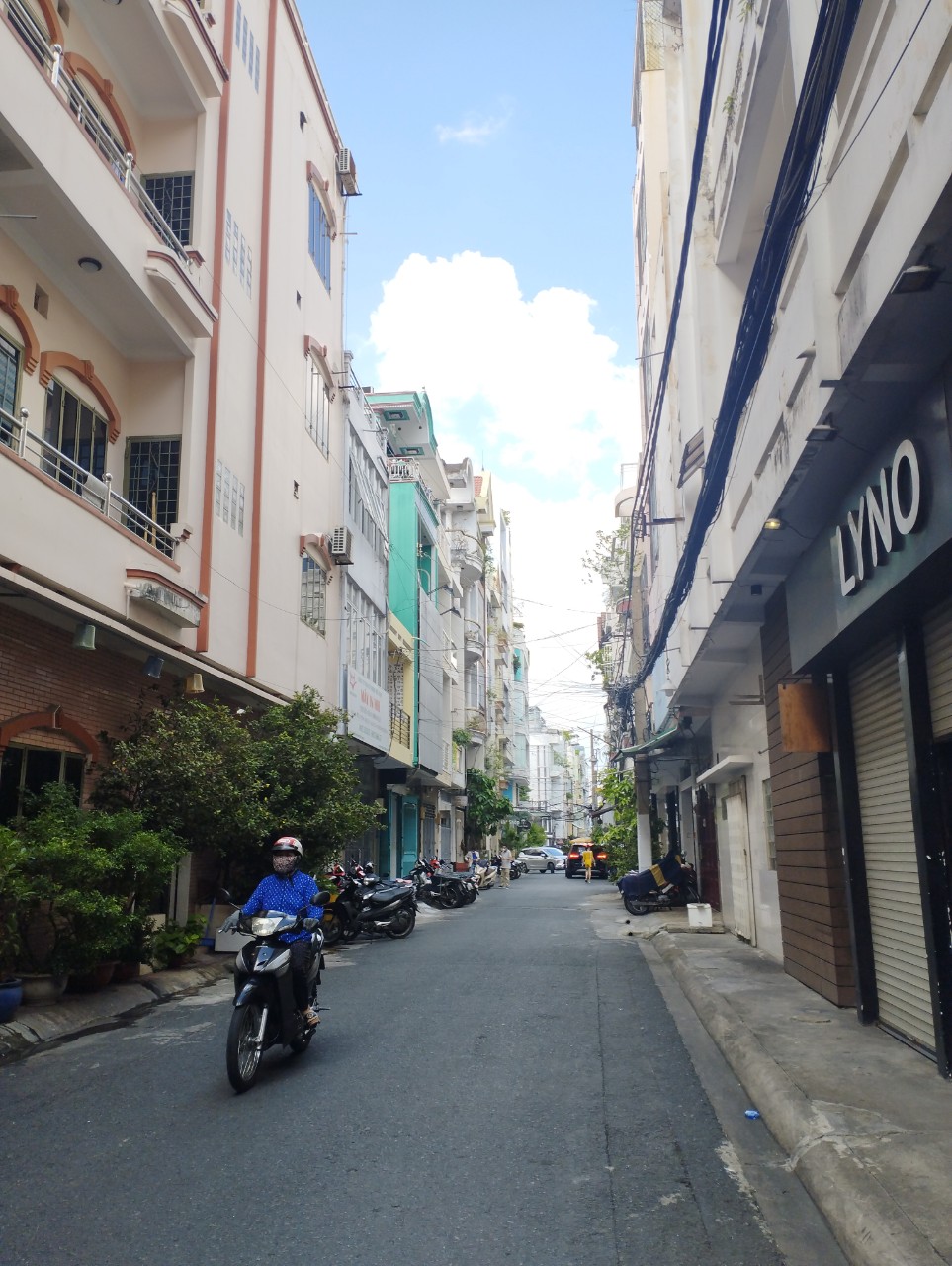 Ngộp Hòa Bình Quận 11 - HXH 1 xẹt - 5x26m - 2 tầng.