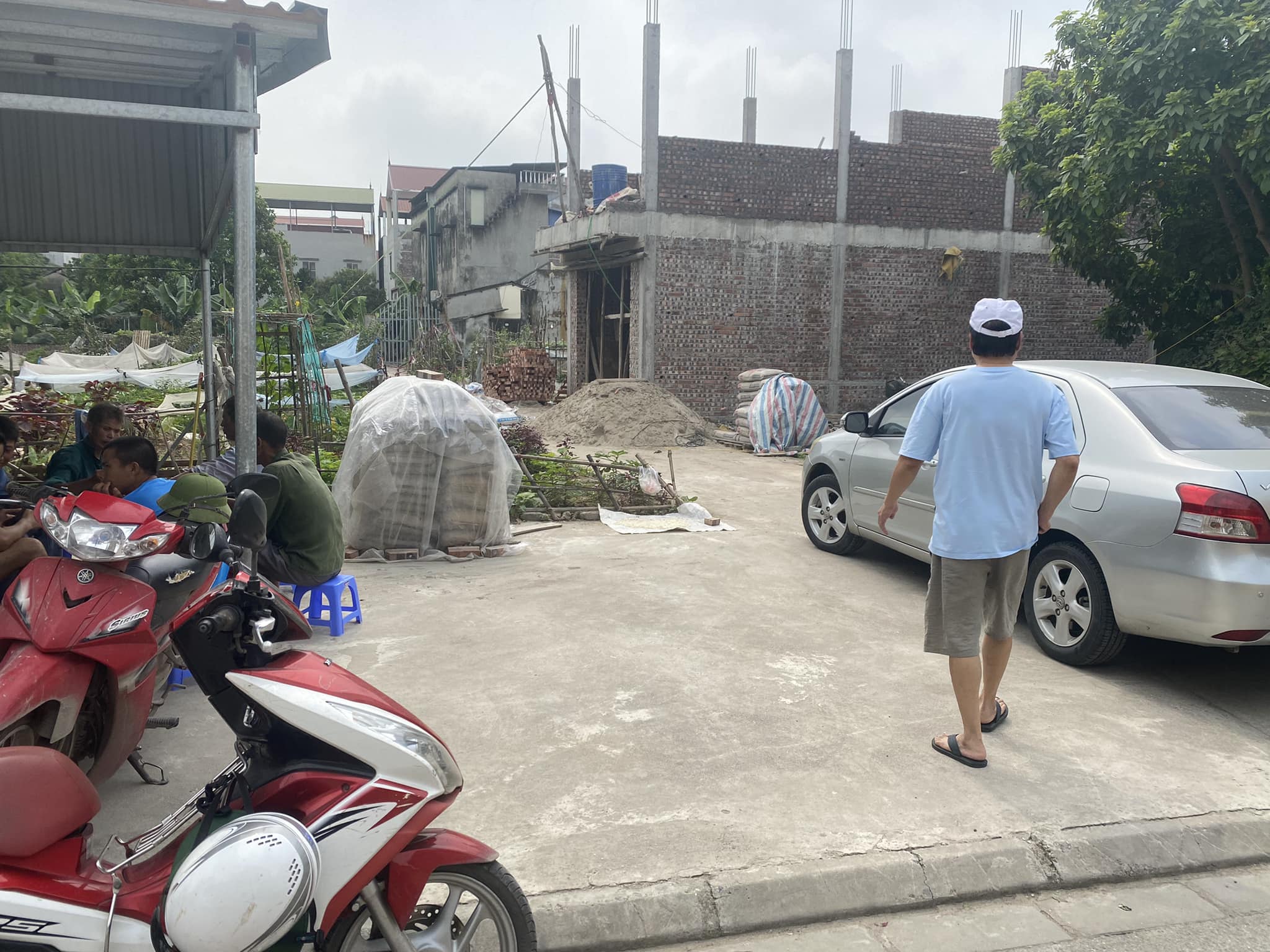 HƠN 2 TỶ SỞ HỮU NGAY LÔ ĐẤT CỰC ĐẸP TẠI THẠCH BÀN ( LONG BIÊN)33 M2 .. MT RỘNG 4M.