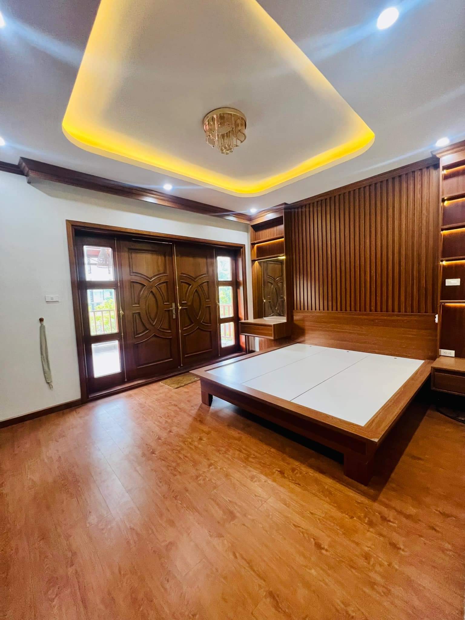 Bán nhà Nguyễn Khang Cầu Giấy 55 m2, 2MT, ô tô tránh, KD đỉnh..