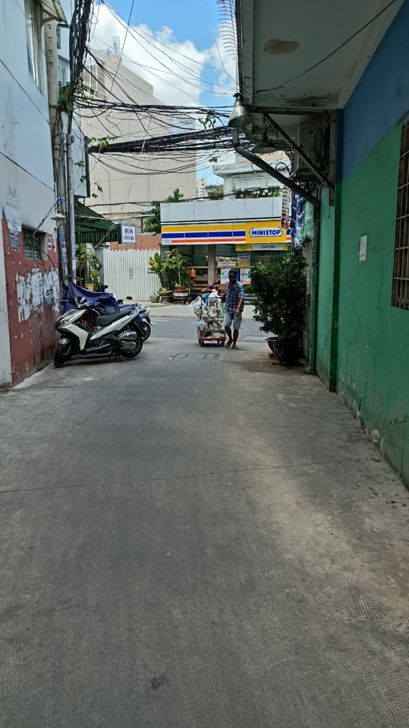 Nhà Cũ Tiện Xây Mới - CMT8, Ô Tô 1 xẹc - 70m2 (4x17.5) Vuông Đẹp.