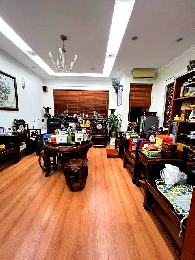 Bán nhà mặt ngõ kinh doanh, ô tô tránh phố Hoàng Cầu, DT 50m2 x 5 tầng, MT 5m.