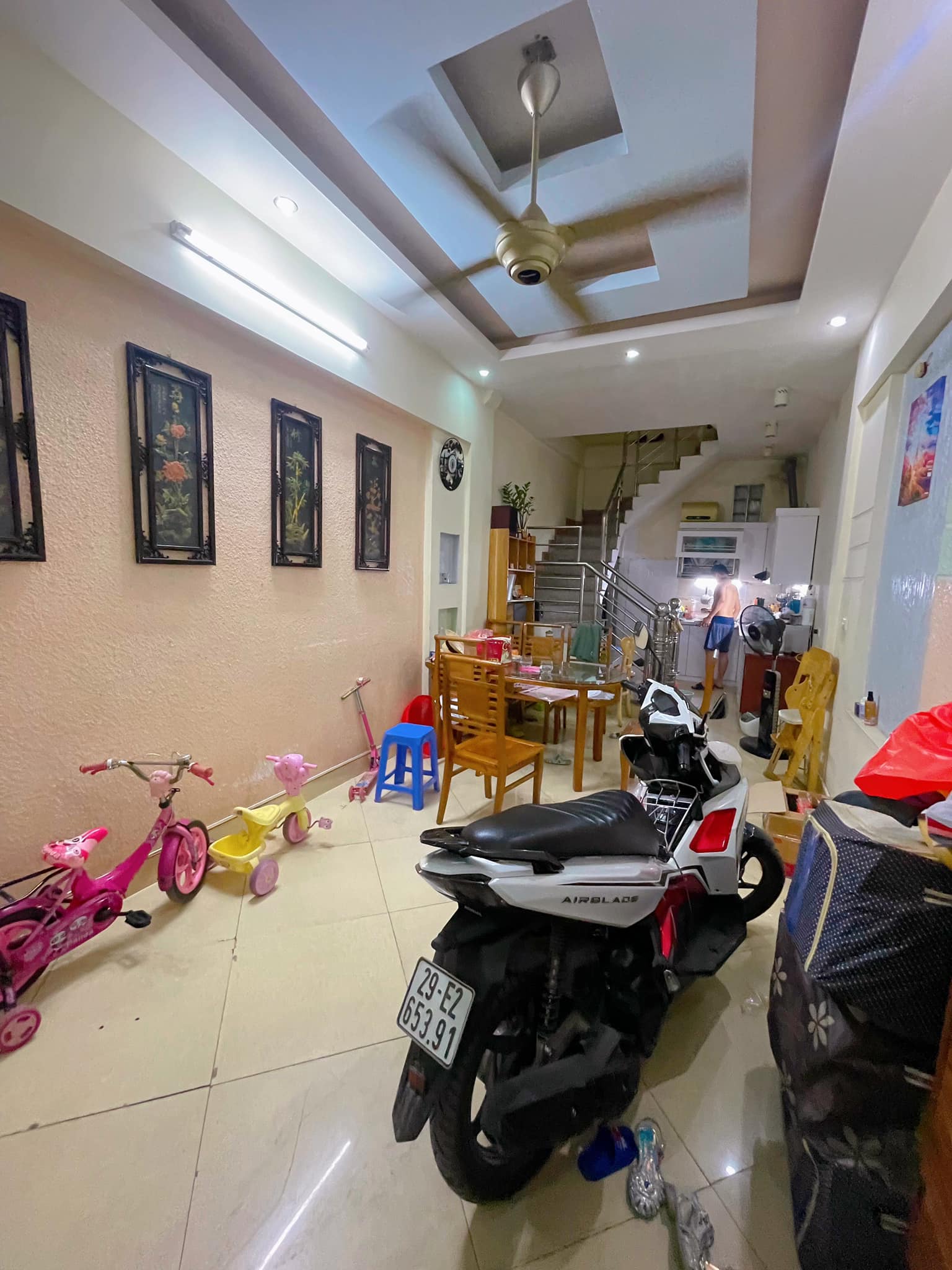 Nhà Đẹp Phố Giáp Nhất Thanh Xuân ngõ rộng thoáng 32m 5tầng mt 3.4m chỉ 3.85 tỷ.