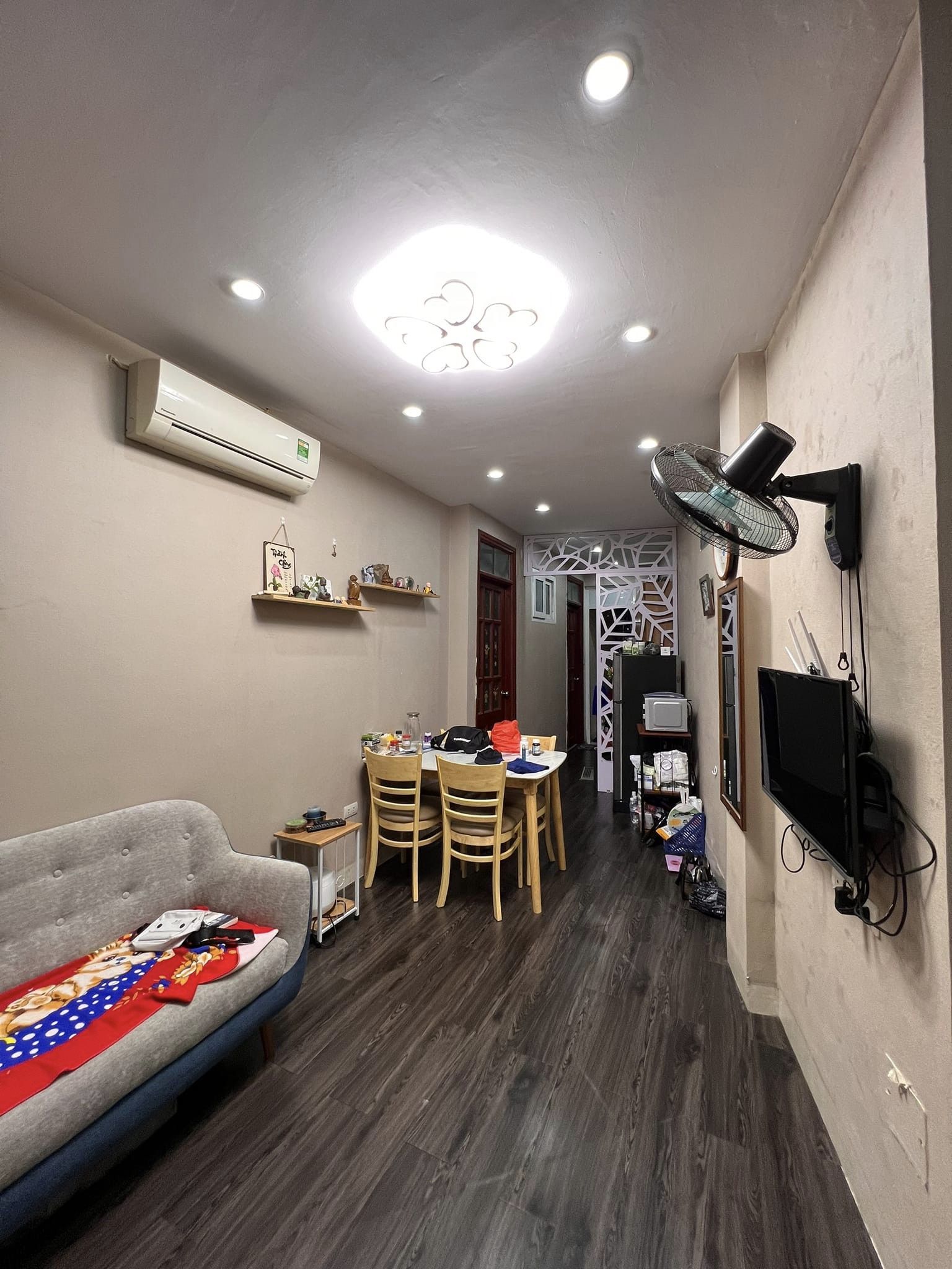 Chung cư Mini phố Giáp Nhất ô tô đỗ cửa 52m 2 ngủ 2wc 1 khách bếp 1.1 tỷ.