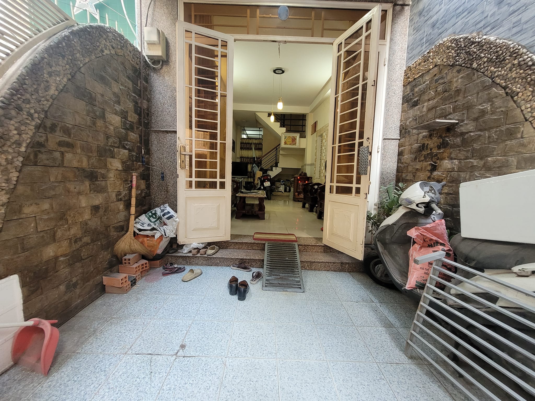 Nhà bán Quận 3, Lê Văn Sỹ, 55m2, 4 tầng chỉ 98tr/m