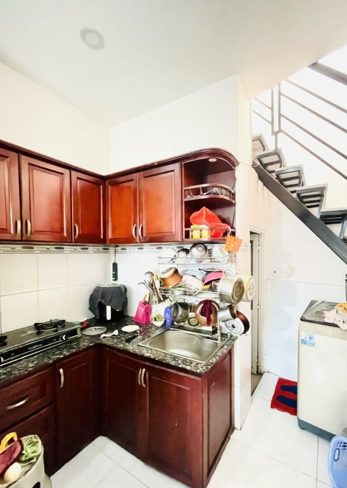 Gấp bán Phan Văn Trị Bình Thạnh, 26m2, 2 tầng, hẻm rộng thoáng nhỉnh 3 tỉ.