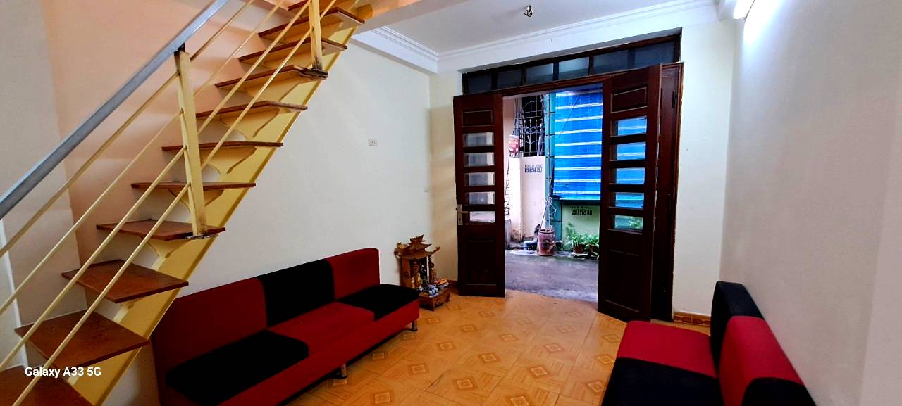 DUY NHẤT! NHÀ MẶT NGÕ - NGÕ THONG - CHO THUÊ 7TR/THÁNG - GẦN PHỐ 50M OTO TRÁNH - GẦN HỒ