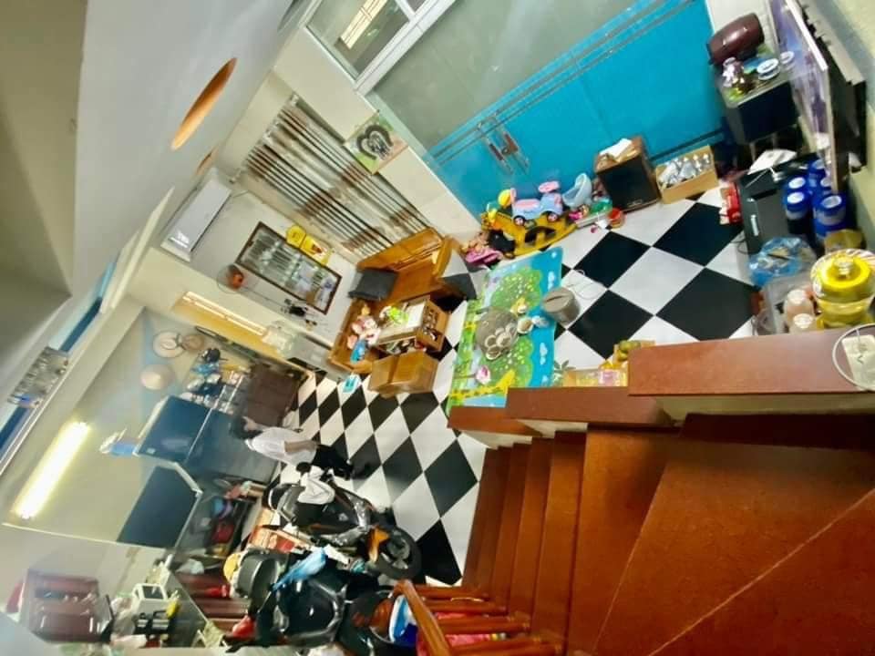 Bán nhà Lạc Trung, Nhà lô góc mt rộng, cực thoáng sáng, DT44m2, giá 4.1 tỷ..