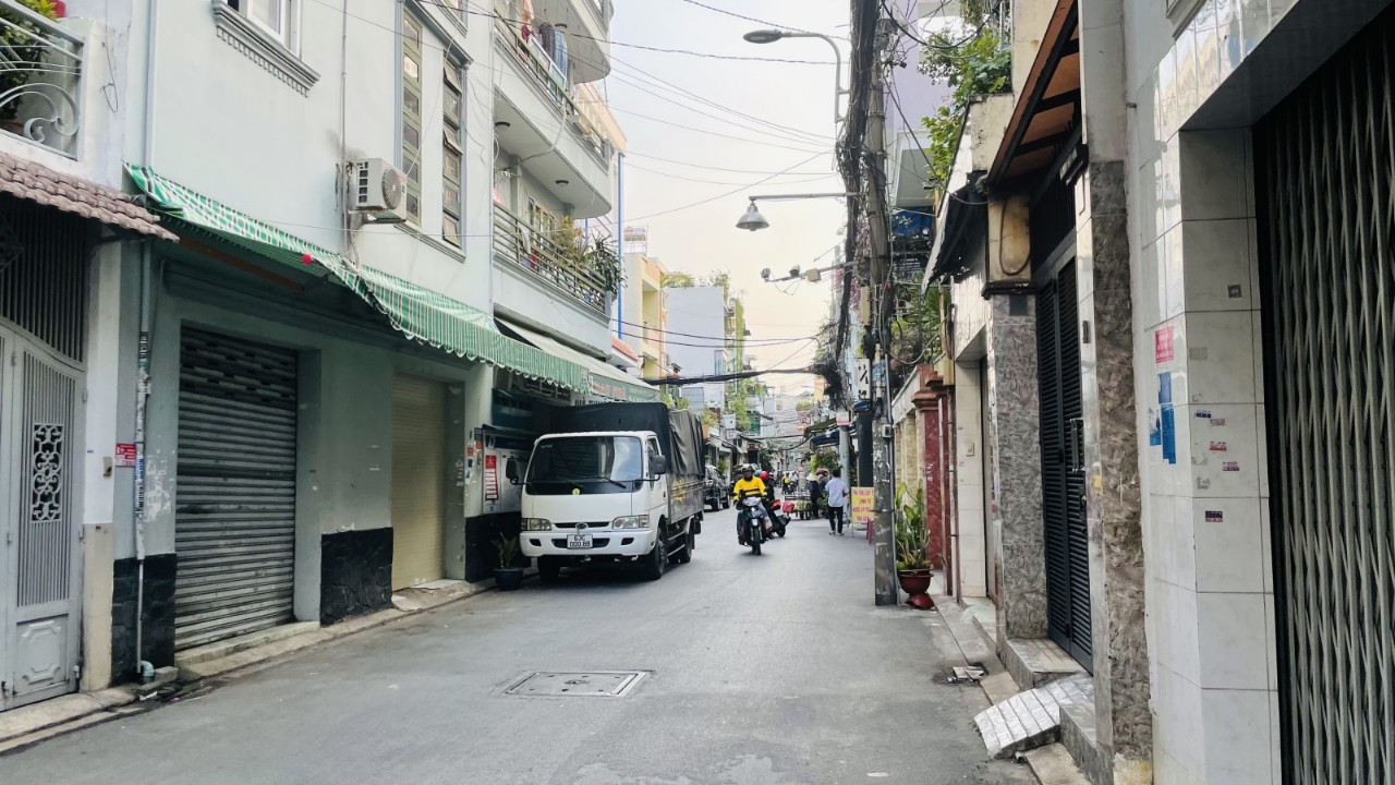 Hiếm Đông Hồ - Chợ Tân Bình 44m2 - 5 tầng - hẻm 6m.