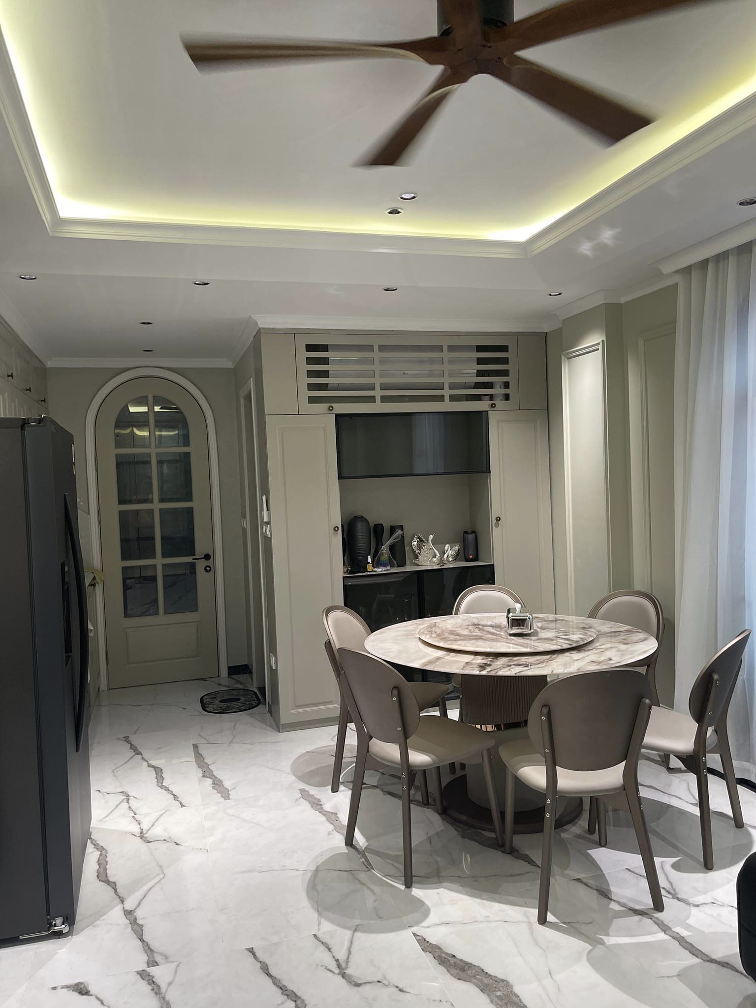 Nhà phố Lý Nam Đế oto đỗ cửa 7 tầng thang máy vừa ở vừa cho thuê 50tr/tháng.