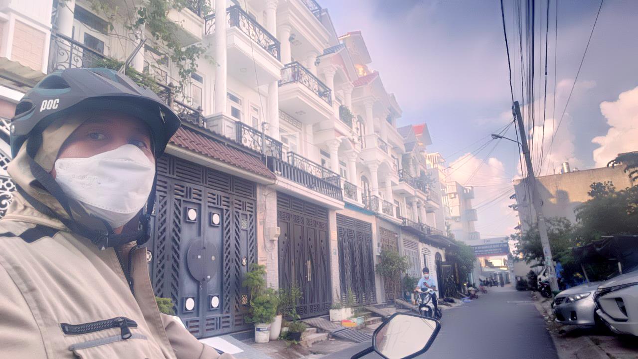 Nhà phố đẹp ở ngay hẻm bê tông 2 ô tô tránh, Đường số 49 Hiệp Bình Chánh.