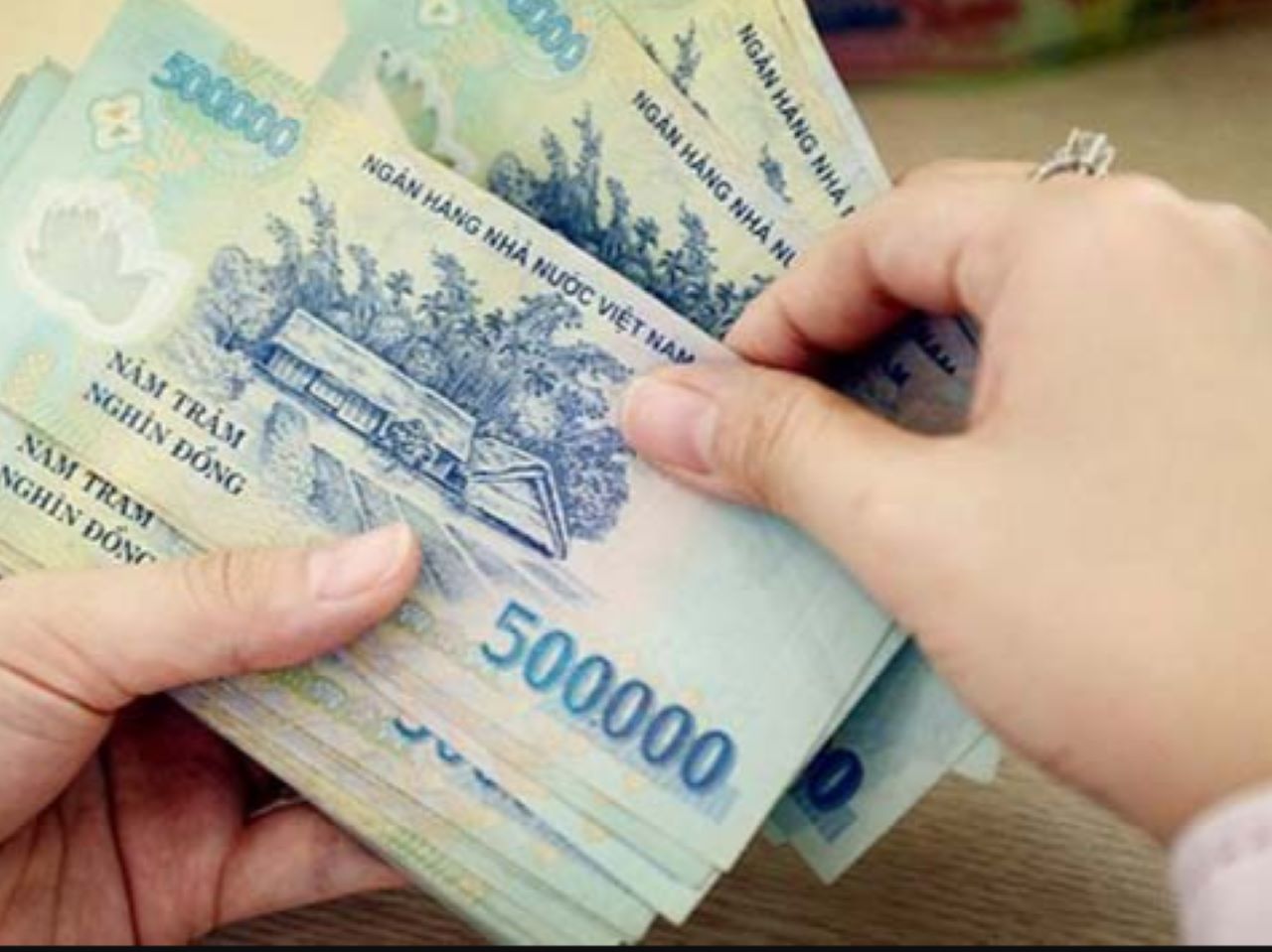 mung-1-thang-co-hon-kieng-gi