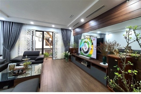 Ngôi nhà bán trong ngách 4 ngõ 63 Lâm Hạ nằm trong ngõ rộng, ô tô ra vào được ngoi-nha-ban-trong-ngach-4-ngo-63-lam-ha-3