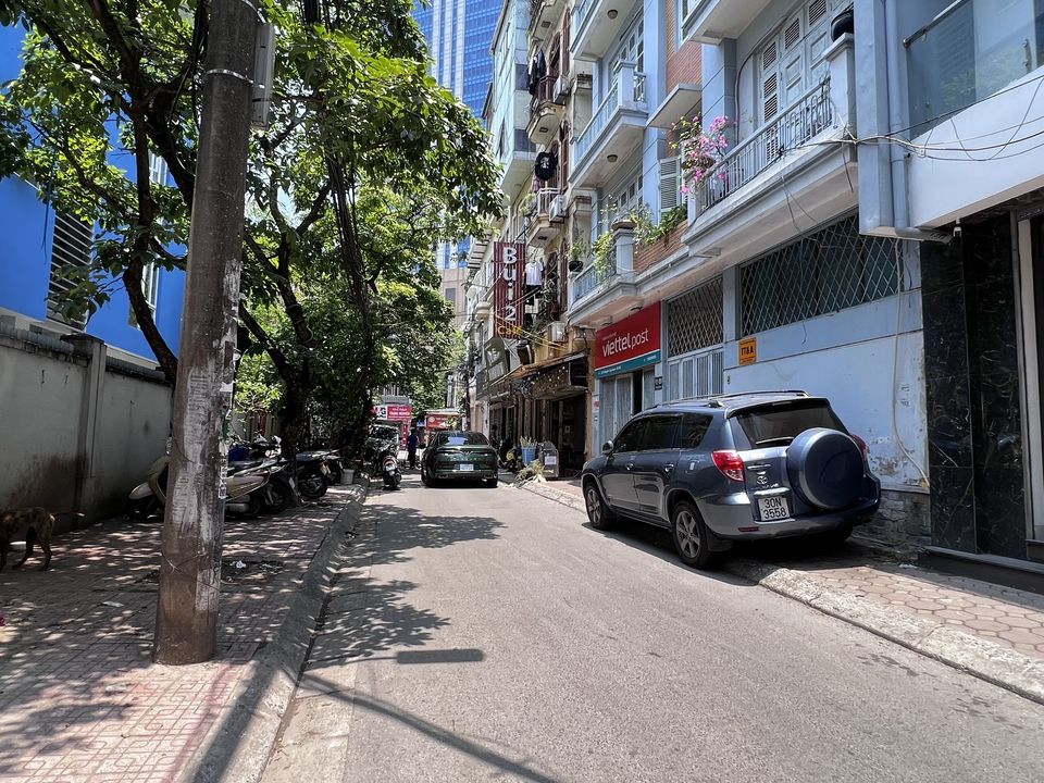Bán nhà phân lô Nguyễn Chí Thanh,trung tâm Q.Ba Đình,DT:128m2x6 tầng,MT:6m,ô tô đỗ cửa,nội thất xịn sò,tiện ích vô vàn.