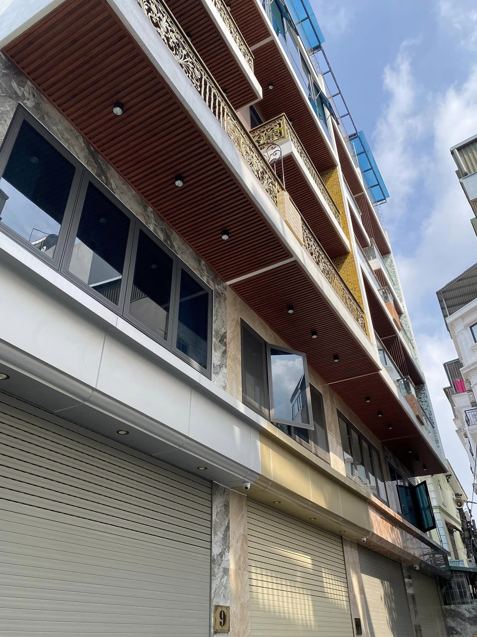 BÁN NHÀ HỒNG TIẾN_ PHÂN LÔ _ GARA Ô TÔ_ 6 TẦNG THANG MÁY_ SÁT PHỐ_ 50 M2.