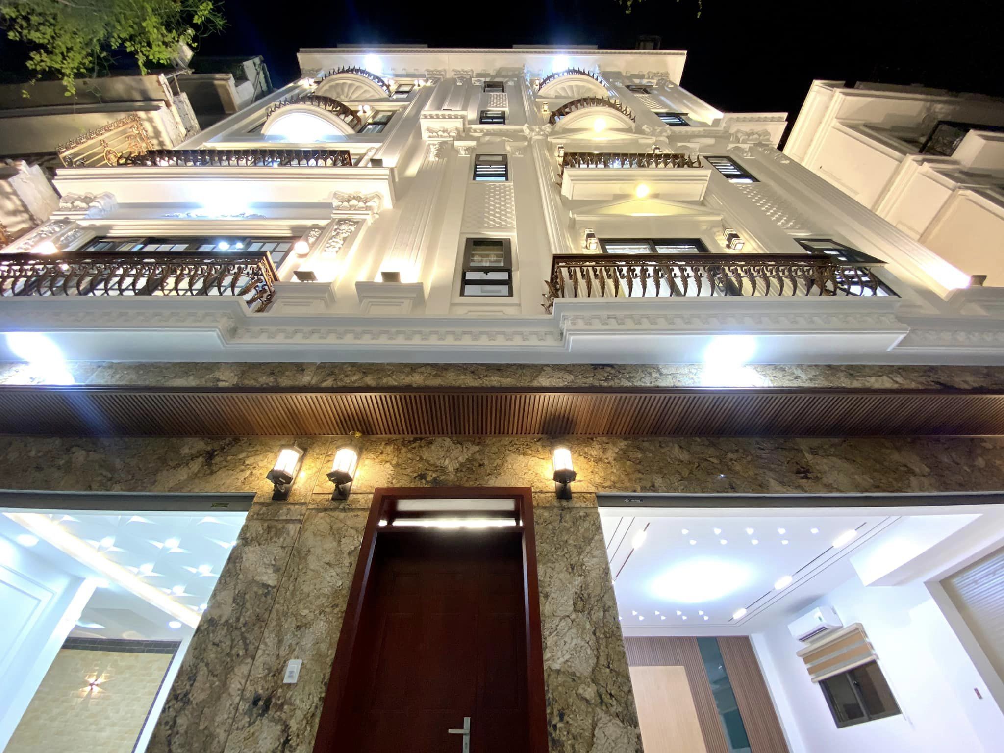 BÁN NHÀ 6 TẦNG THANG MÁY_ PHỐ TRẠM ( LONG BIÊN)_ GARA Ô TÔ_ MẶT NGÕ KINH DOANH 40M2.