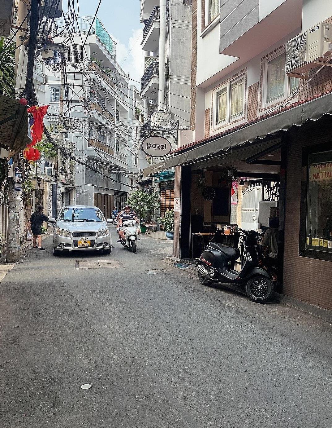 BÁN MẶT TIỀN HẺM NHỰA 6M HOÀNG HOA THÁM PN- 30m2 - NỞ HẬU - 3 TẦNG- CHỈ 4 TỶ XÍU.