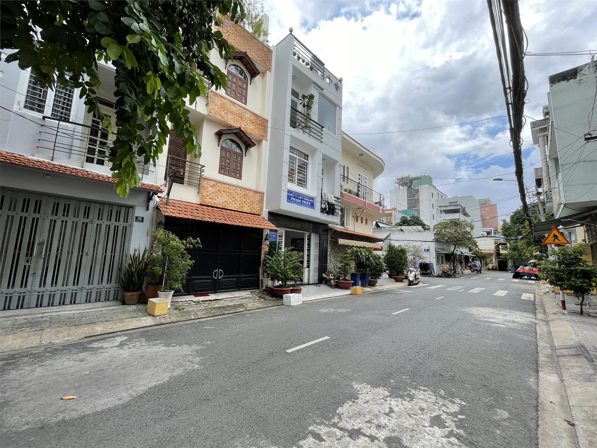 TÒA NHÀ ĐƯỜNG SỐ LÝ PHỤC MAN NGANG KHỦNG 7M MẶT TIỀN KINH DOANH ĐỈNH