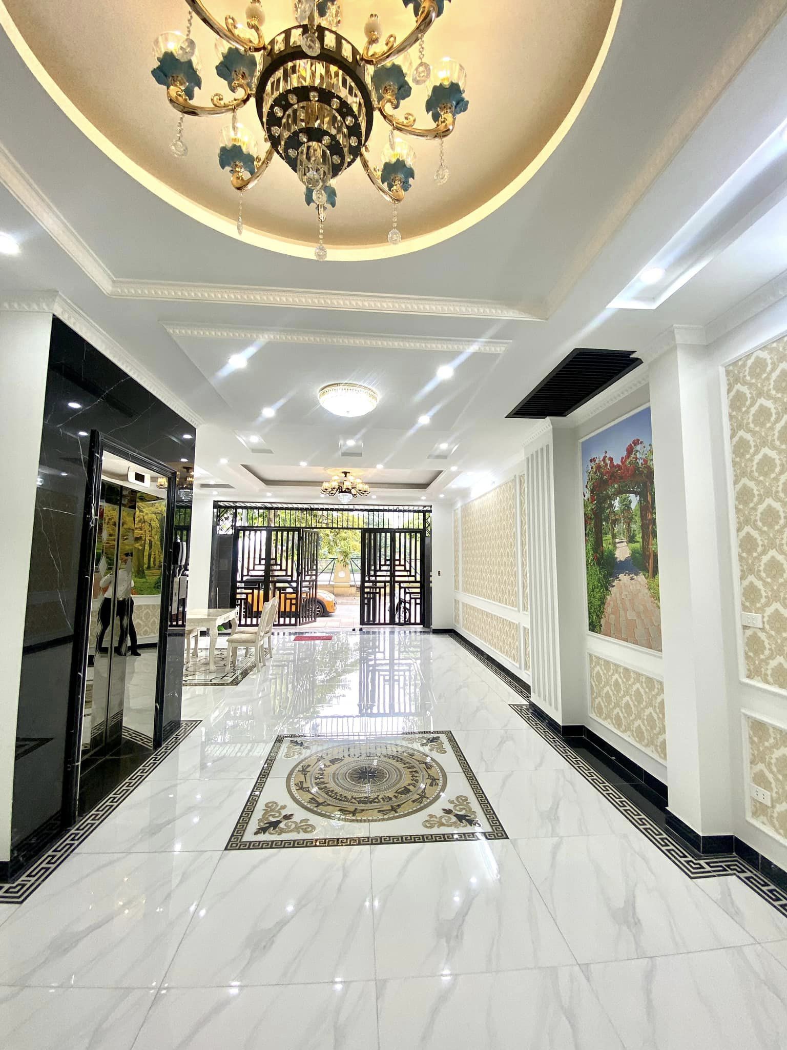 BÁN NHÀ ĐÀM QUANG TRUNG_GARA 2 Ô TÔ_ LÔ GÓC_ THANG MÁY_ KINH DOANH.