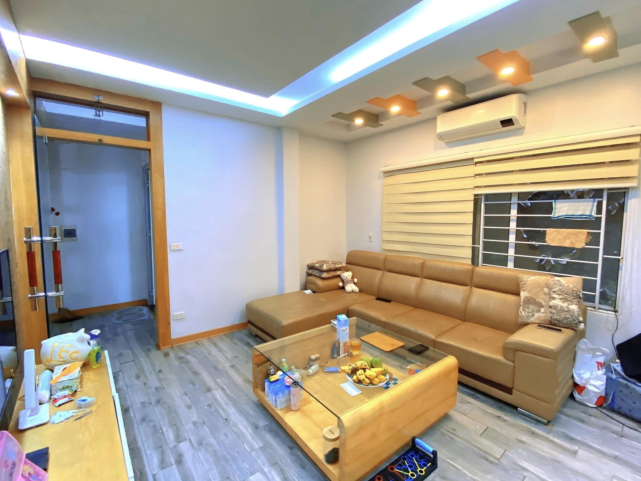 Nhà Pháo Đài Láng Đống Đa oto đỗ cách nhà 10m mới đẹp 50m 5 tầng mặt tiền 6m chỉ 6.4 tỷ.