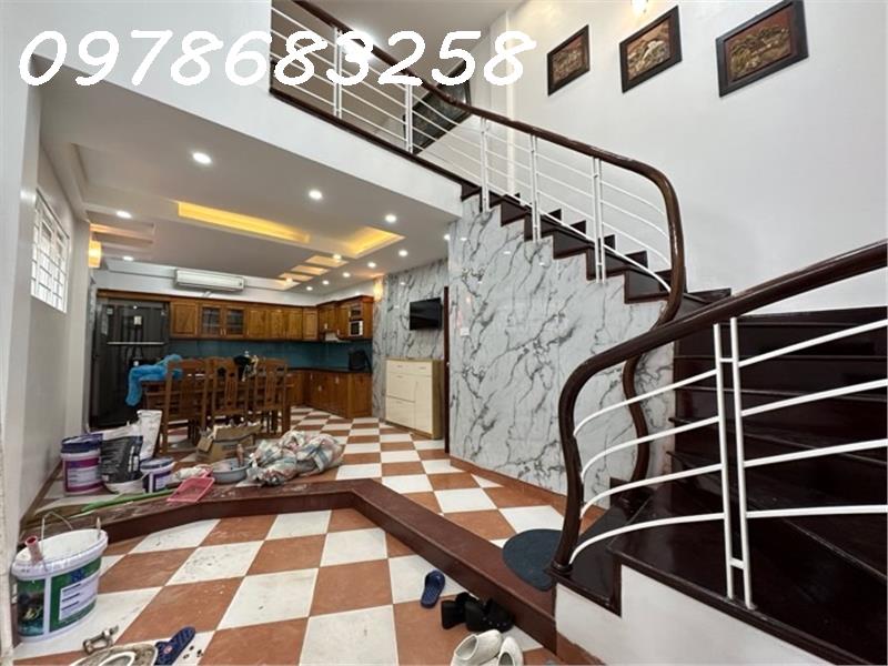 BÁN GẤP NHÀ GỐC ĐỀ - DT 50m2 - 5 TẦNG - MẶT TIỀN 4m.