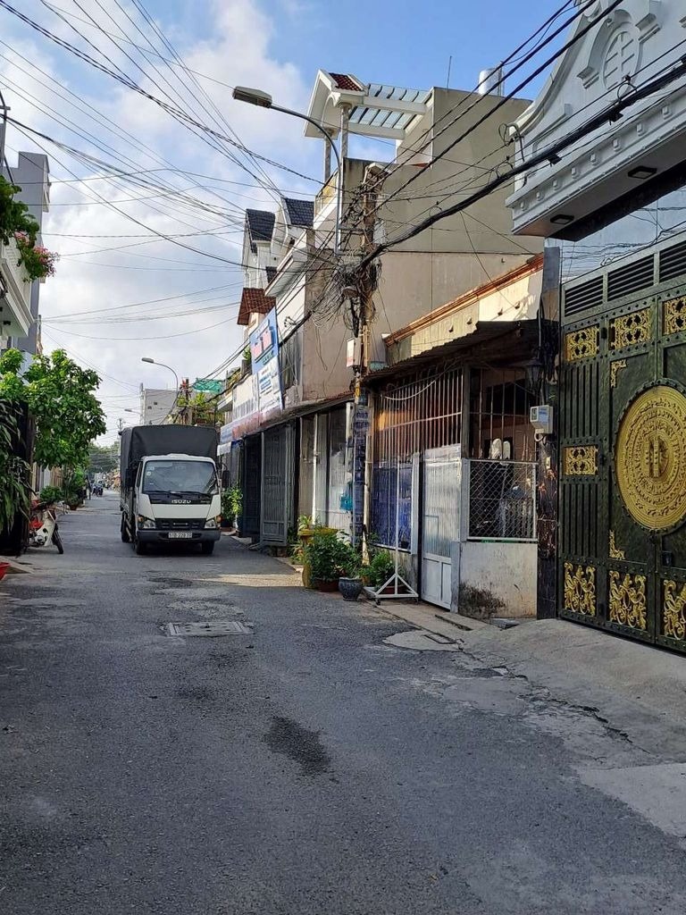 Mặt tiền Hiệp Thành 5, Dt 5x18 tặng dãy trọ ngay KCN Tân Thới Hiệp 5tỷ.