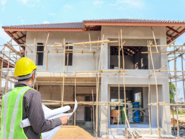 Xét về phong thủy và tử vi, tuổi 1983 làm nhà năm 2023 không phạm vào hạn Tam Tai và Kim Lâu, tuy nhiên phạm vào hạn Hoang Ốc tuoi-1983-lam-nha-nam-2023-3