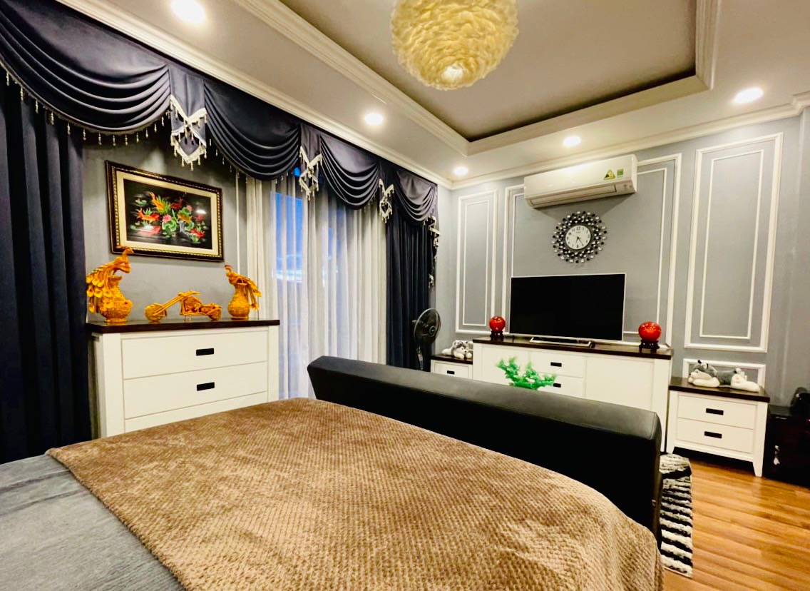 Cần tiền làm ăn, giảm giá bán nhanh nhà hẻm 8m Đào Duy Anh, PN 4 x 18m, 3 lầu giá chỉ 12.5 tỷ.