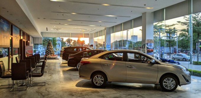 Cho thuê Showroom 8000m2 856 Âu Cơ Quận Tân Bình : Ngang 70m * dài 100m.