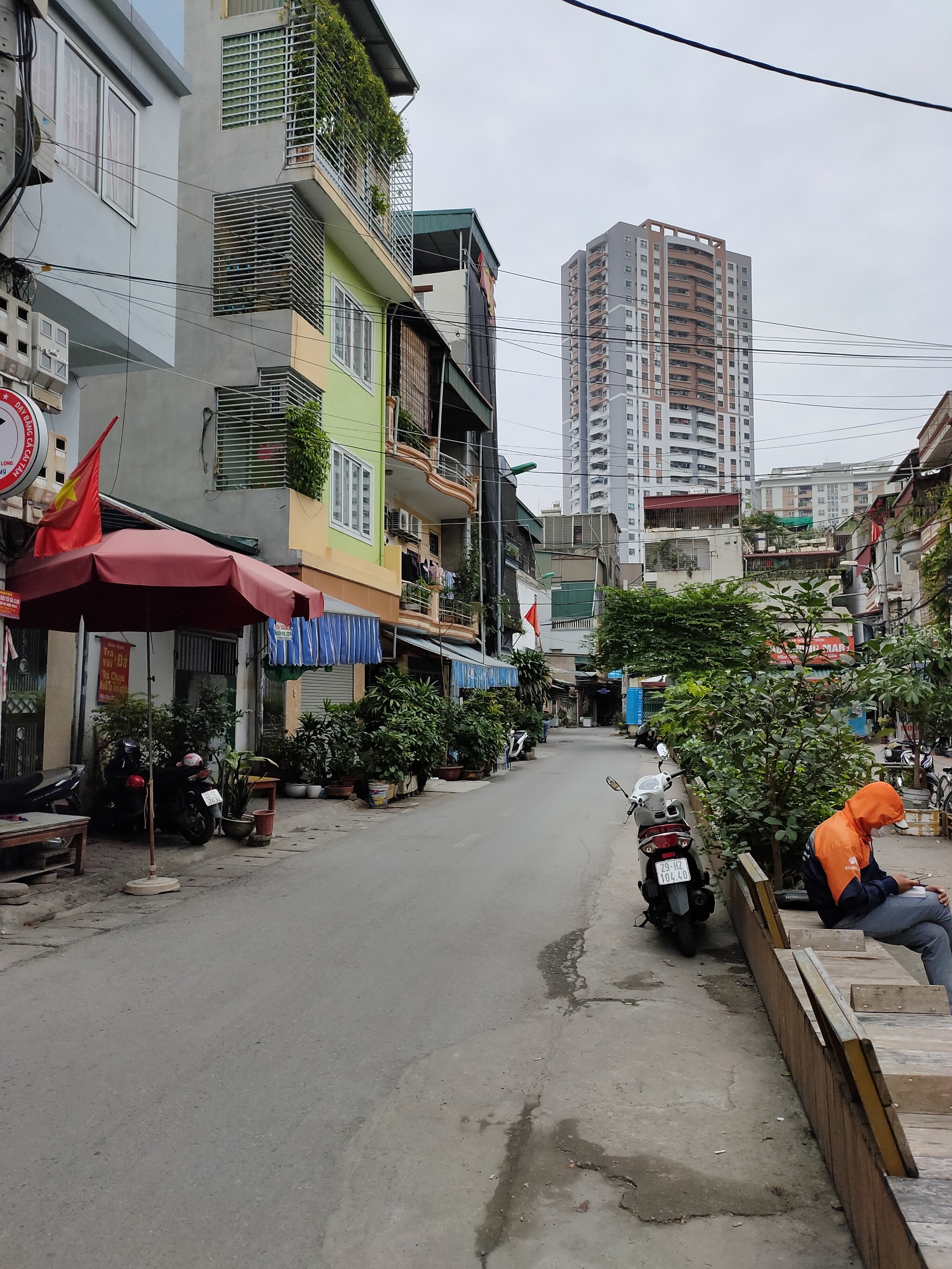 Bán nhà Tân Mai, tập thể tầng 1, 76m2, 2 ngủ, nội thất đẹp, thoáng trước sau. Giá 1,75 tỷ