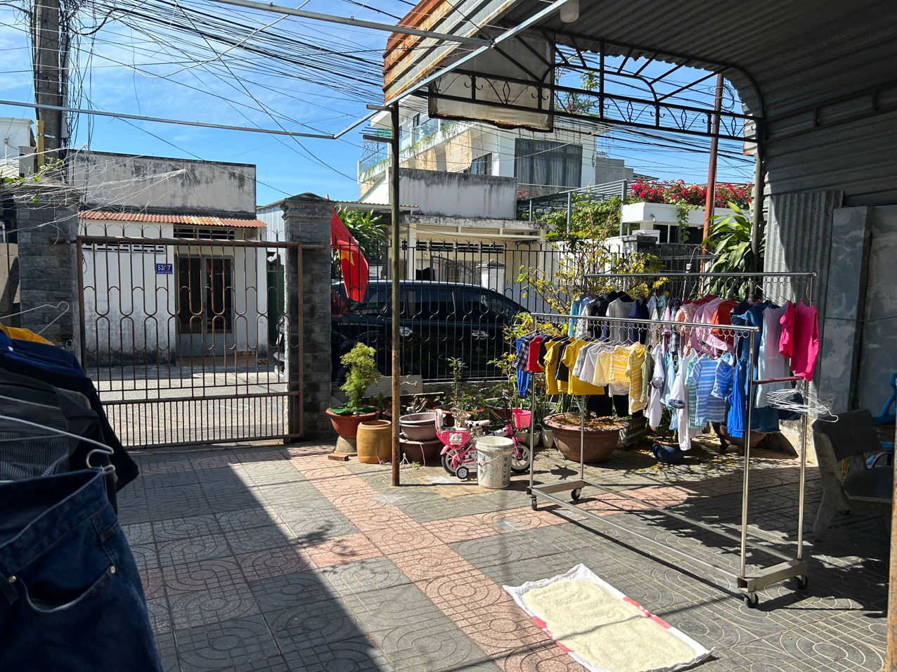 bán nhà 1 trệt 1 lầu giáp quảng trường thành phố bà rịa.